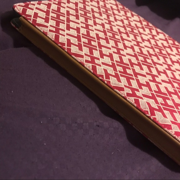 Tommy Hilfiger Pink & White iPad Tablet Case - Picture 4 of 7